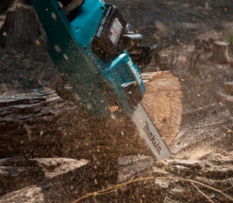 Купить цепную аккумуляторную пилу makita